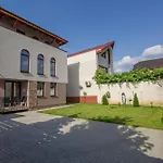 Unique And Cozy Aparthotel In Brasov